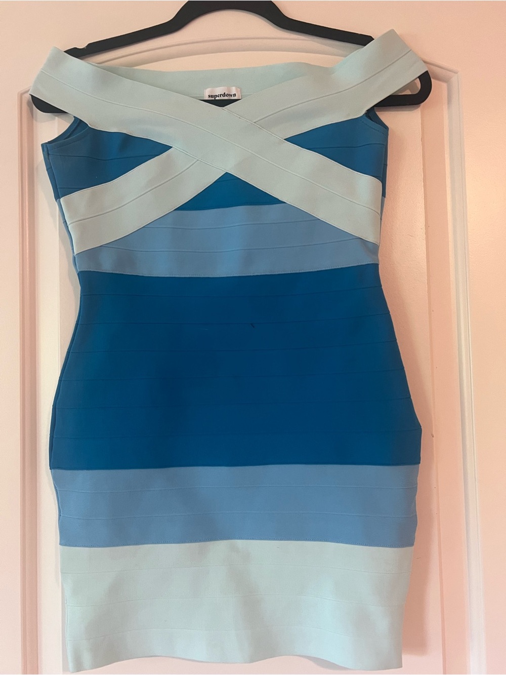 Superdown Gradient Blue Striped Off-Shoulder Bodycon Dress
